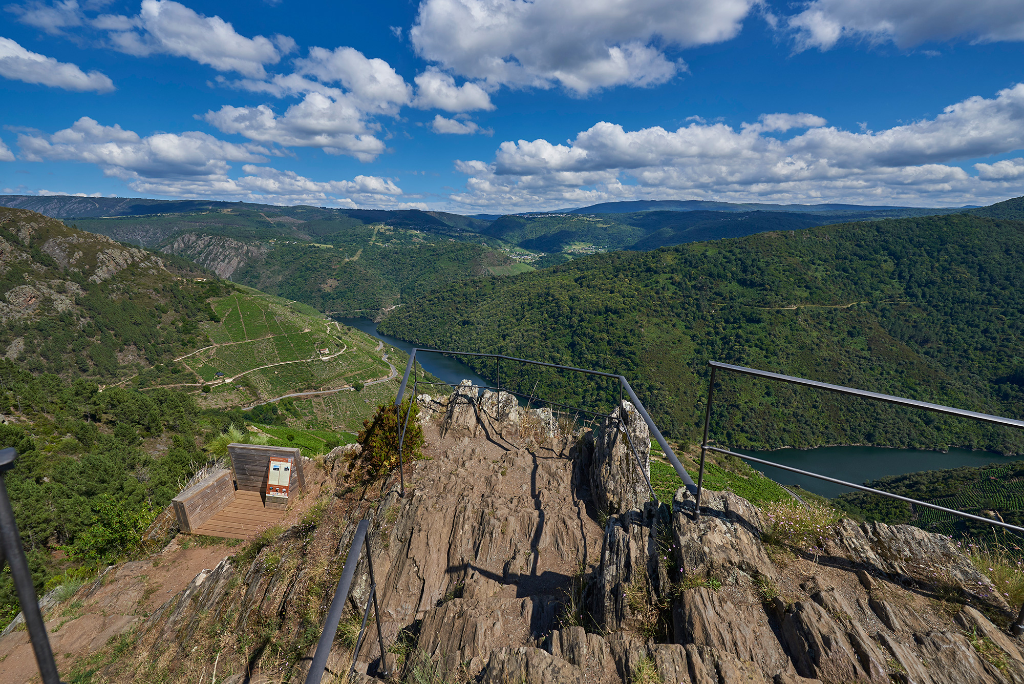10-Miradoiro-de-Pena-do-Castelo
